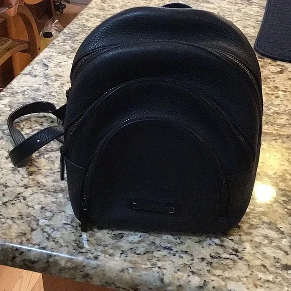 Kendall and Kylie backpack small  in good condition - Picture 2 of 5